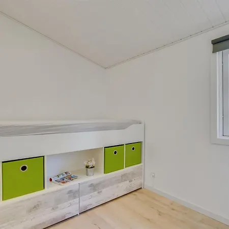 Semesterbostad - 340m From The Sea By Interhome