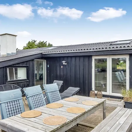 - 340m From The Sea By Interhome Holiday home *